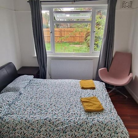 Ritzs Place Northolt  Zewnętrze zdjęcie