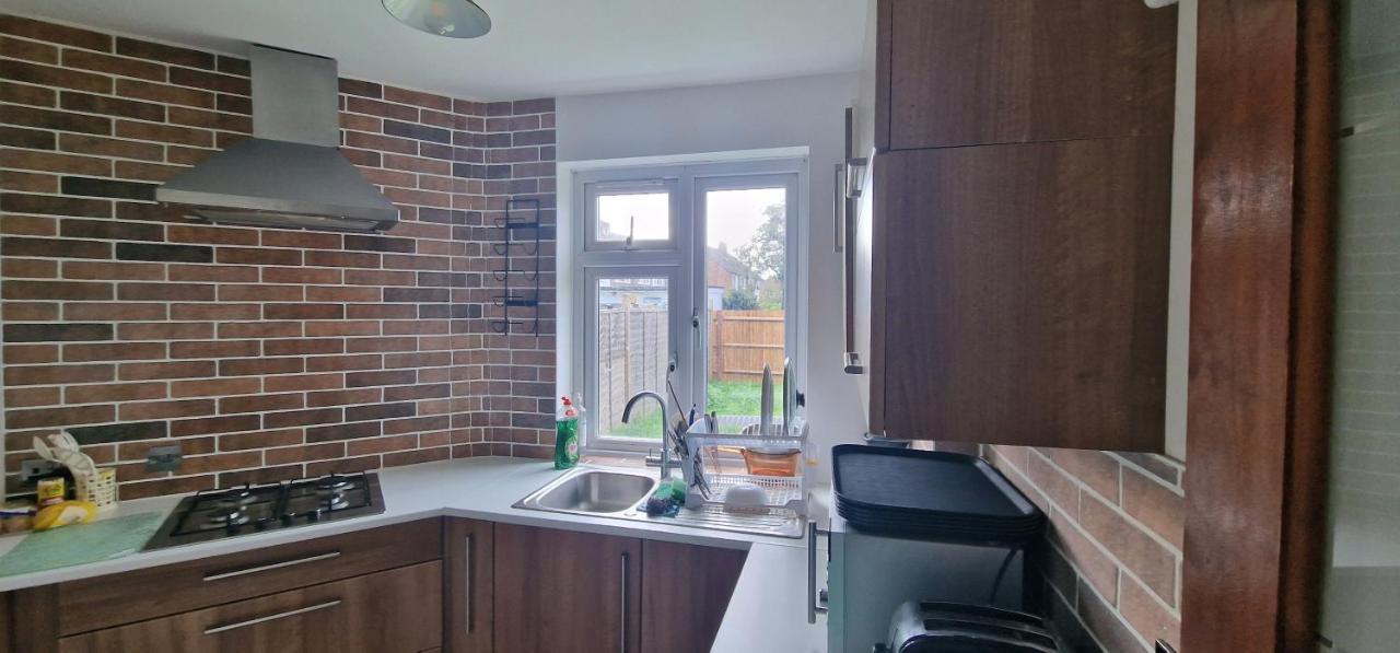 Ritzs Place Northolt  Zewnętrze zdjęcie