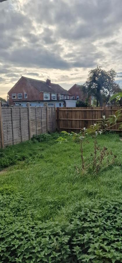 Ritzs Place Northolt  Zewnętrze zdjęcie